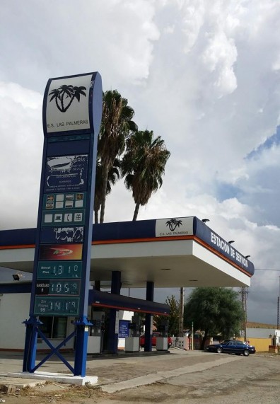 Gasolinera "Las Palmeras" en Huévar
