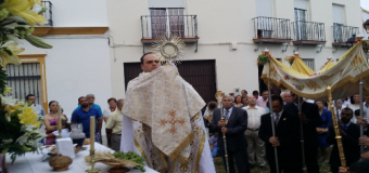 Huévar vuelve a brillar con un Corpus Christi multitudinario