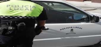 Dos Agentes de la Policía Local de Olivares resultaron heridos de carácter leve como consecuencia de la detención de un individuo que portaba un arma blanca