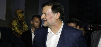 Rajoy, agredido por un joven durante un paseo electoral en Pontevedra