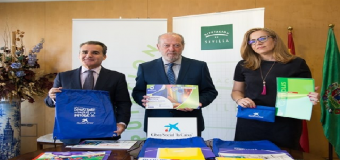 Diputación de Sevilla y la Obra Social La Caixa reparten más de 17.000 bolsas con material escolar en la provincia