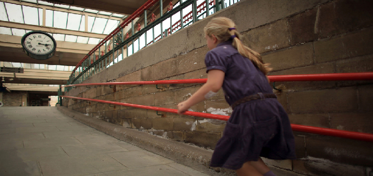 Una niña corriendo | Getty Images