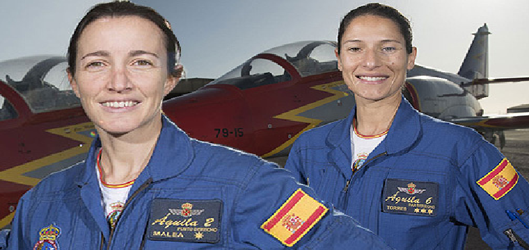 Las capitanas Rosa García Malea y Rocío González Torres.