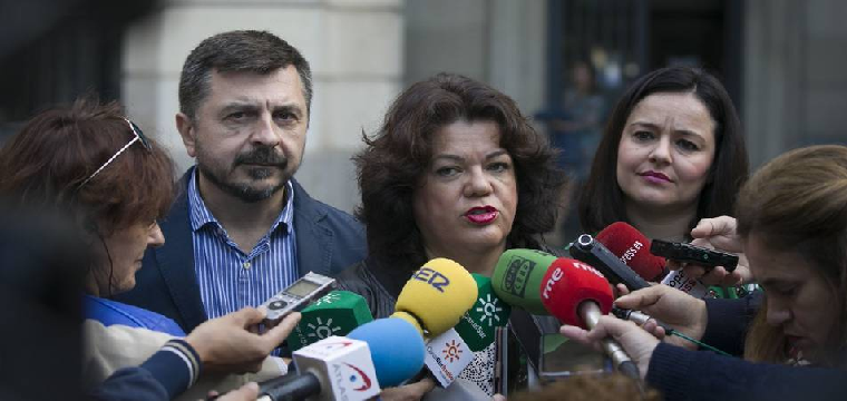 La actual alcaldesa de Huévar, María José Moreno (PP), comparece tras denunciar la compra de votos del PSOE | Europa Press