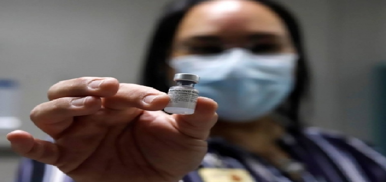 La Junta de Andalucía prevé recibir este próximo domingo, 27 de diciembre, un total de 1.980 dosis de vacunas de Pfizer