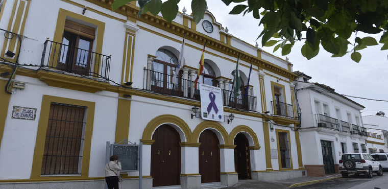 El Ayuntamiento de Albaida del Aljarafe, uno de los que terminó 2021 sin deuda viva. / JUAN CARLOS VÁZQUEZ
